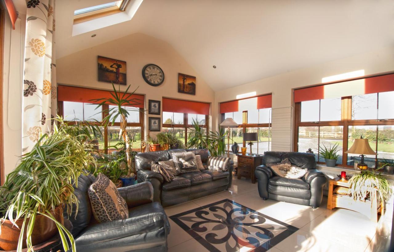 Knockalla Luxury Property With Hot Tub Suitable For Families Portadown Exterior foto